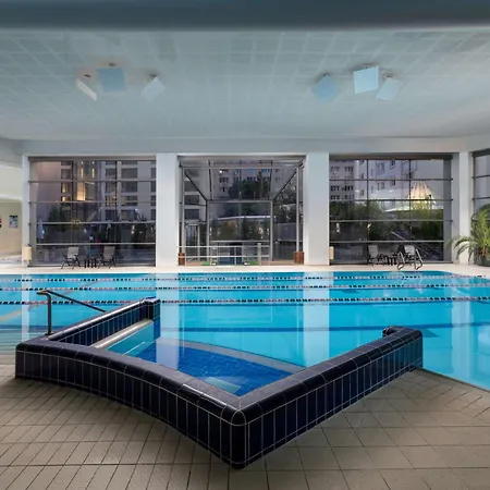 Park By Radisson & 4*