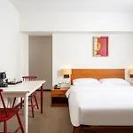 מלון דירות Park By Radisson & 4*