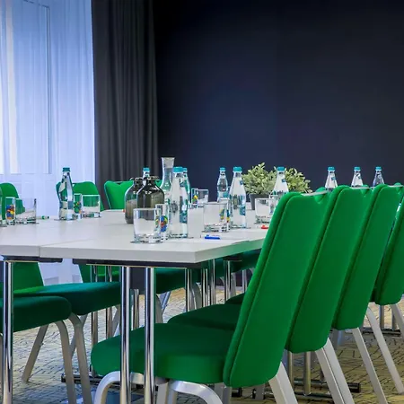 Park By Radisson & 4* Bucareste