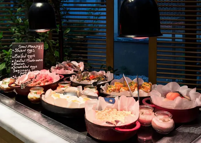 Park By Radisson & 4* Boekarest