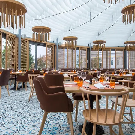 Park By Radisson & 4*