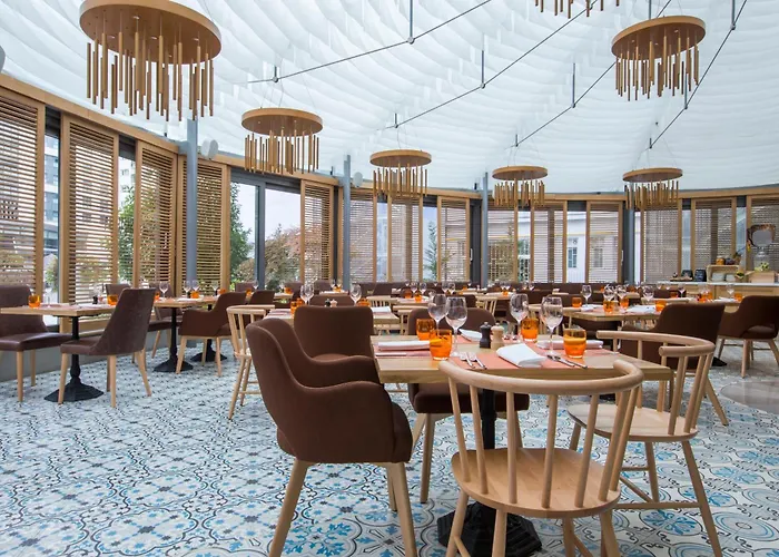 Park By Radisson & 4*